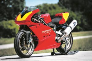 A incrível história de sucesso da Ducati Supermono thumbnail