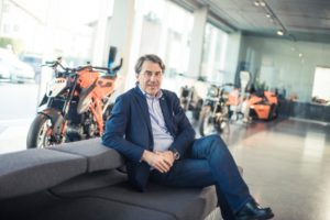 Stefan Pierer: “Os motociclistas a sério não compram motos eléctricas” thumbnail