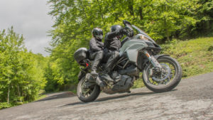 Ducati Performance: Gama de acessórios para viajar de moto thumbnail