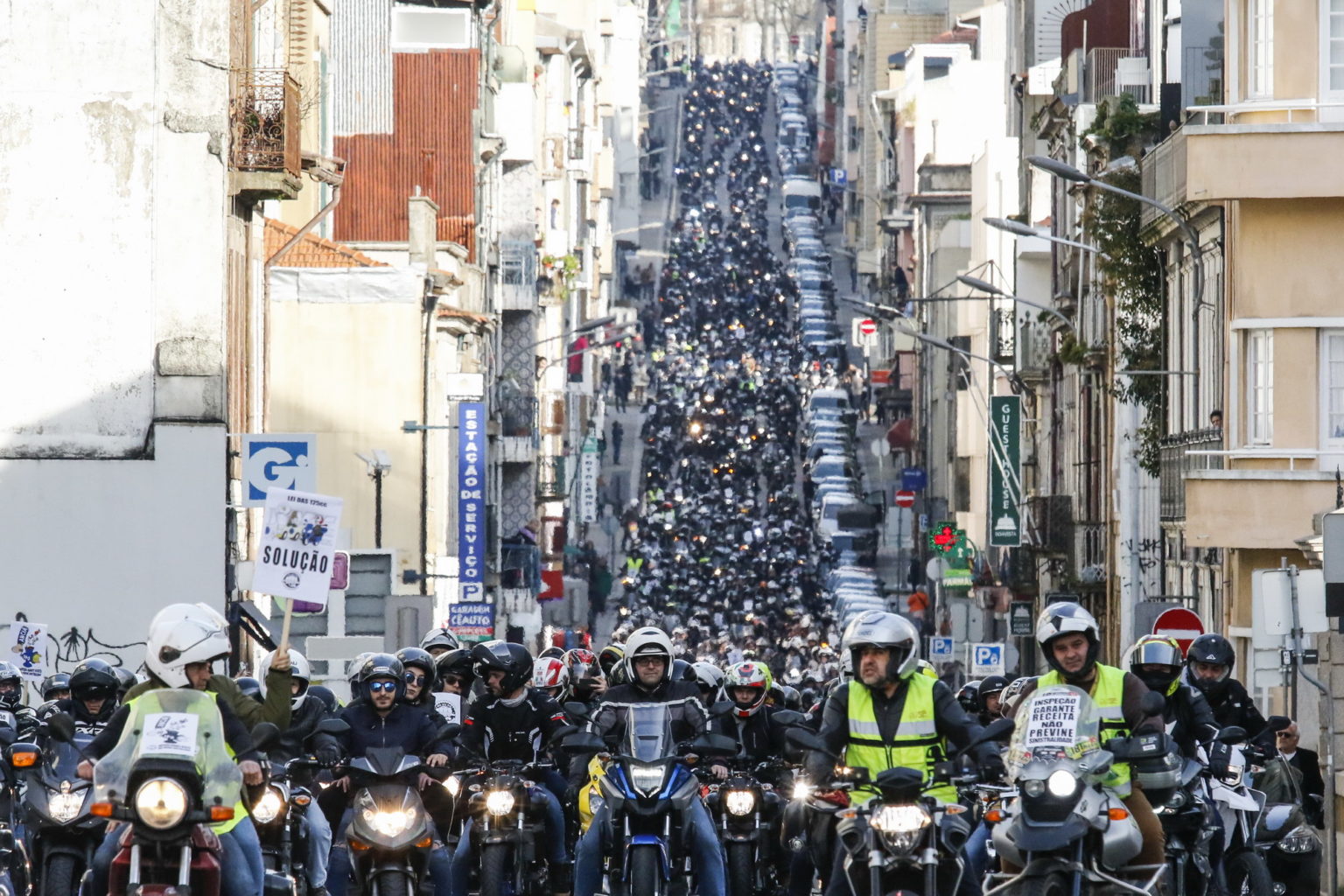 [Imagem: manifestacao-de-motociclistas-porto-18-f...6x1024.jpg]