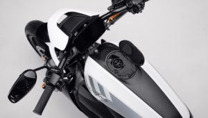 Motos elétricas da Harley e Energica vão poder usar os Tesla Superchargers thumbnail