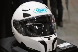 Shoei revela no Japão um protótipo com Head-Up Display thumbnail