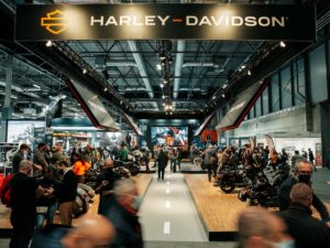 Harley-Davidson exibe novidades no salão ‘Vive La Moto’ thumbnail