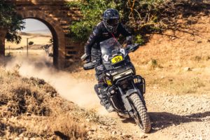 Harley-Davidson: Pedrero faz história com a Pan America na Baja de Aragon thumbnail