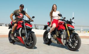 Ducati Streetfighter V2 vs Streetfighter V4 S: Qual a melhor fora de pista? thumbnail
