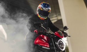Ducati World Première 2023: Monster SP, Scrambler e Panigale V4 R a caminho? thumbnail