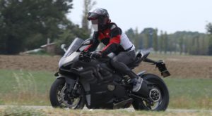 Scoop: Protótipo da Ducati Panigale V4 ‘Tribute’? thumbnail