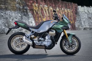 Moto Guzzi V100 Mandello 2023 entra em comercialização thumbnail