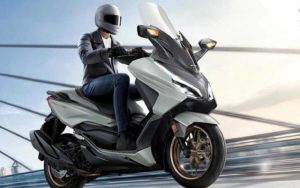 Honda apresentou a Forza 350 2023 na Tailândia thumbnail