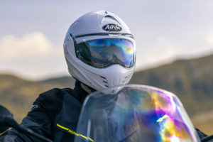 Airoh apresenta protótipo de capacete de airbag no EICMA thumbnail