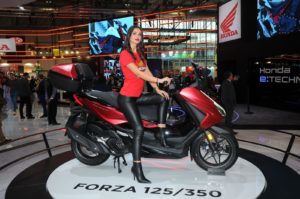 EICMA 2022: Honda Forza 350 com novas linhas e conectividade avançada thumbnail