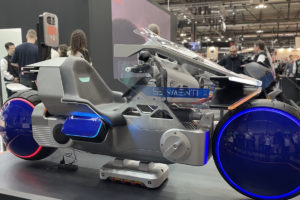 Concept Horwin Senmenti X: Uma futurista maxi-scooter GT thumbnail