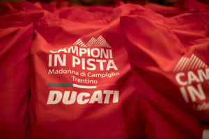 Ducati inicia temporada desportiva em Madonna di Campiglio com o evento “Campioni  in Pista” thumbnail