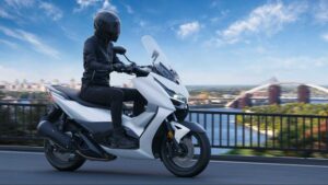Zontes 350D: Uma nova maxi-scooter compacta e potente thumbnail