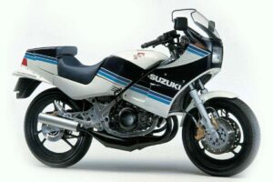 Suzuki RG 250 Gamma completa 40 anos thumbnail