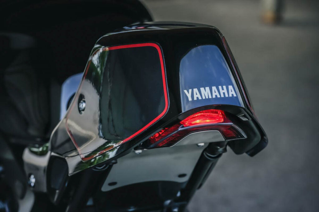 Yamaha R1 GYTR: moto de corrida à venda na concessionária