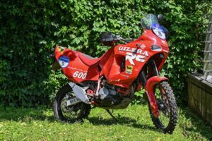 Gilera RC 600 ‘Dakar Réplica’ 1992: Uma moto de sonho à venda thumbnail