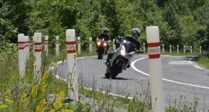 FEMA reclama por estradas mais seguras para motos thumbnail