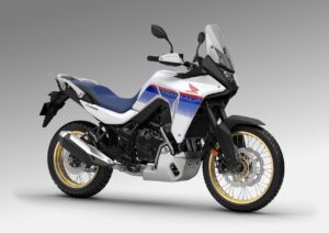 Honda Transalp 750 é a moto mais vendida em Itália thumbnail