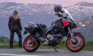 Ducati Multistrada V2 S nas novas cores Thrilling Black & Street Grey thumbnail
