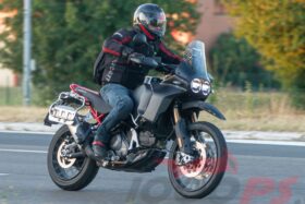 Ducati inicia a produção da moto elétrica de competição V21L