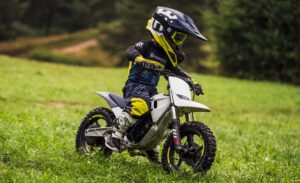 Husqvarna EE2: E-Motocross para os mais novinhos thumbnail