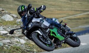 Kawasaki Ninja 7 Hybrid 2024: A primeira moto híbrida de série do mundo thumbnail