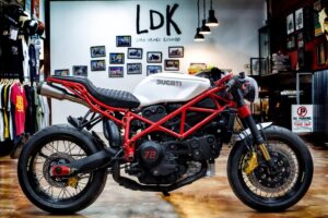 Ducati 999 Neoracer by LDK: Uma desportiva convertida em naked neo-retro thumbnail