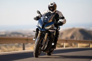 BMW regista patente para moto elétrica de alto desempenho thumbnail