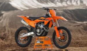 KTM lança a gama de motocross de 2025 thumbnail