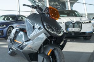 BMW desacelera nas motos elétricas thumbnail